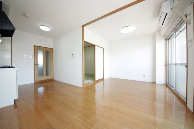 コスモハイツの居間・リビング