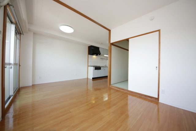 コスモハイツの居間・リビング