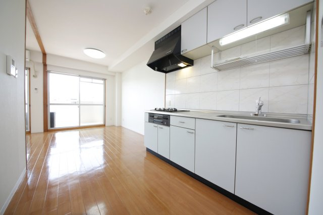 コスモハイツの居間・リビング