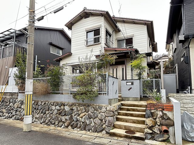 収納スペース充実の５ＤＫ◆高台により眺望・通風・採光良好◆山科区北花山西ノ野町