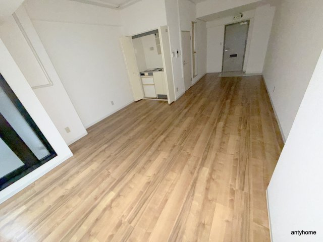 レバンガ西本町APの居間・リビング