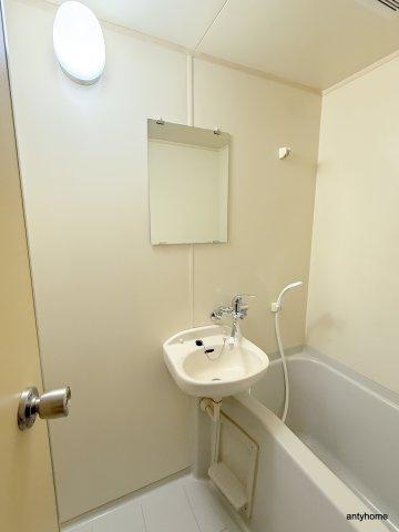 レバンガ西本町APの洗面所