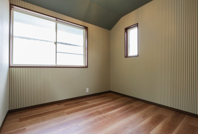 大津市青山5丁目　中古戸建天然木フルリノベーションの洋室