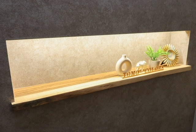 大津市青山5丁目　中古戸建天然木フルリノベーションの玄関|天然木「モンキーポッド」の玄関ニッチ♪