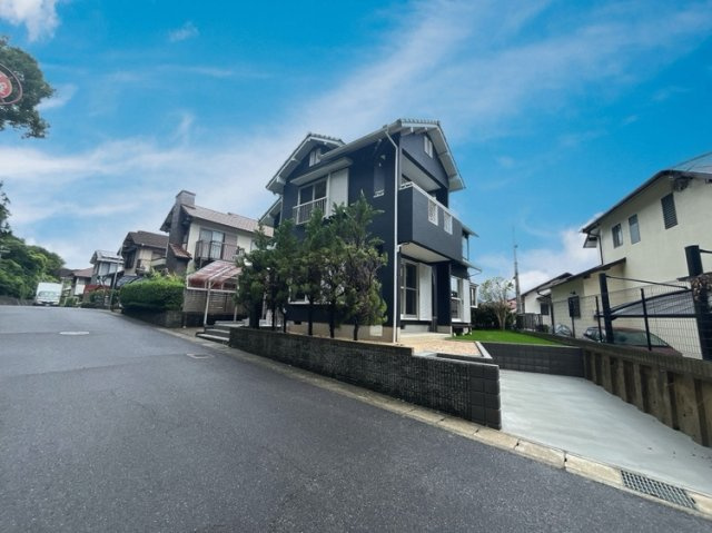 大津市青山5丁目　中古戸建天然木フルリノベーションの駐車場|駐車場3台分ございます