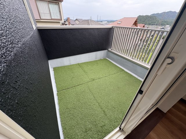 大津市青山5丁目　中古戸建天然木フルリノベーションのバルコニー