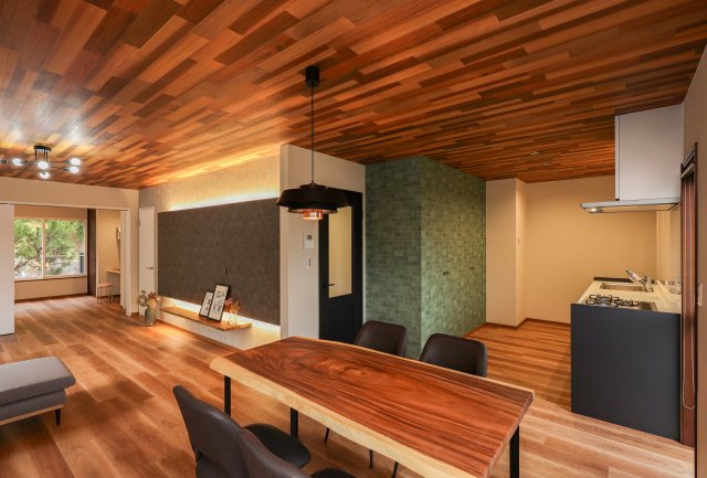 大津市青山5丁目　中古戸建天然木フルリノベーションのダイニング