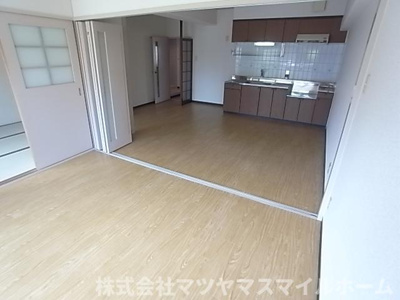 【居間・リビング】 | サン・フローラ中川