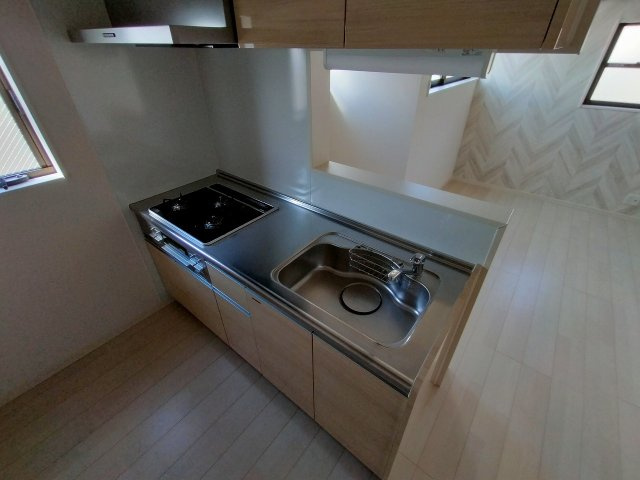 神戸市長田区平和台町１丁目のアパートのキッチン|システムキッチン（ガス3口）