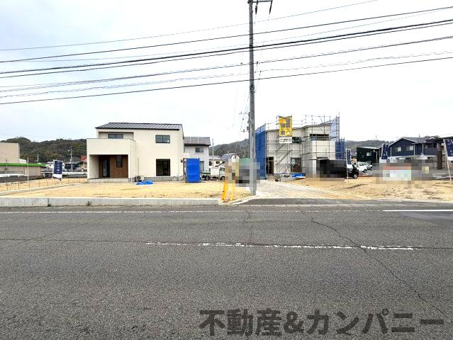 フットネスタウン鷹子町　鷹子町売土地の前面道路含む現地写真|前面道路含む現地写真です