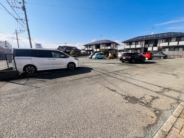 アムール・シャトーの駐車場