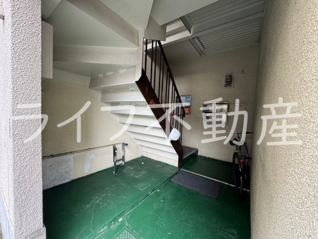 坂下マンションのエントランス|毎日通るエントランスはこのようになっています