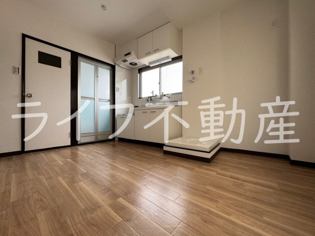 坂下マンションの居間・リビング|ゆったり過ごせる居間です