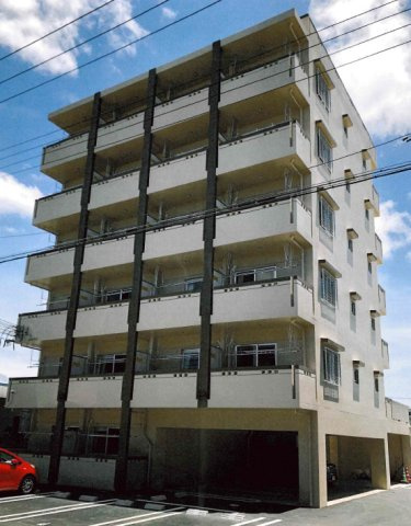 宮古島市 2019年築 一棟マンションの外観