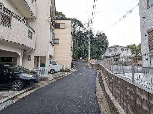 南中振１丁目　中古一戸建ての前面道路含む現地写真|■物件内覧・資金計画相談・住宅ローン相談、リフォーム相談、お問合せ受付中■
※当日・翌日のご内覧、ご相談はお電話でのお問合せがスムーズです！