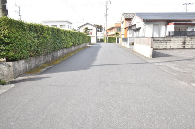 【前面道路含む現地写真】 | 鹿屋市吾平町麓　中古戸建