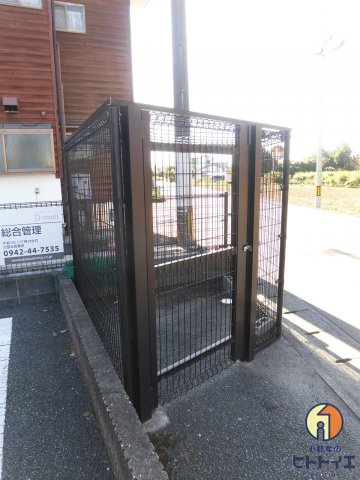 アヴァンセのエントランス|敷地内ゴミ置き場です