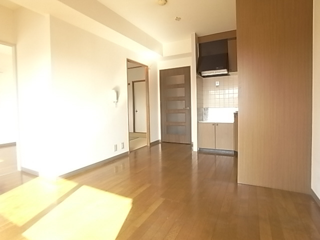 神戸市須磨区若草町１丁目の賃貸マンションの居間・リビング|リビング