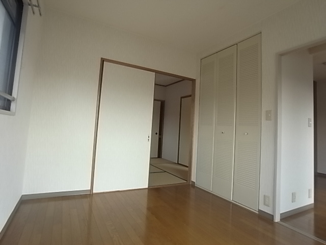 神戸市須磨区若草町１丁目の賃貸マンションの内装|洋室