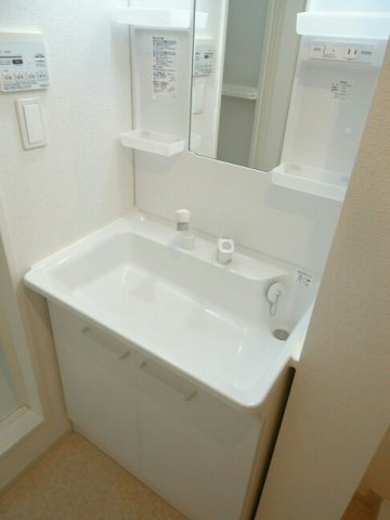 サンテ・エクセランの洗面所|明るい洗面所です