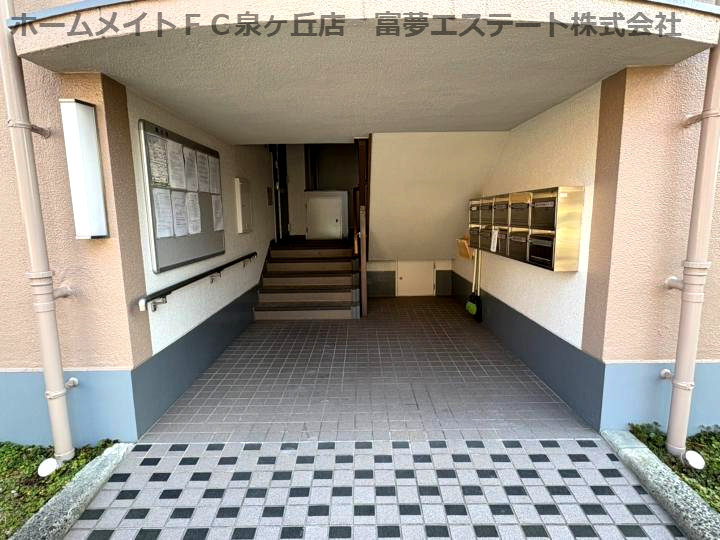 泉北赤坂台住宅7号棟のロビー