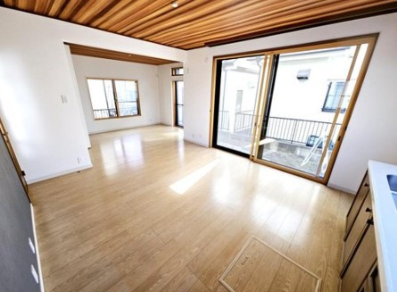 【居間・リビング】 | 茅ヶ崎市中海岸２丁目中古戸建