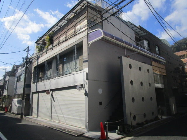 港区南麻布３丁目の倉庫