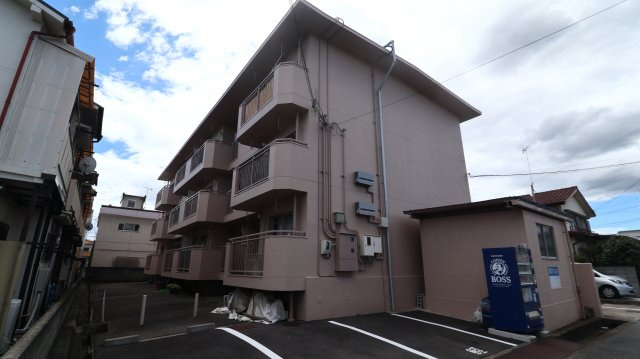 西本マンションの外観