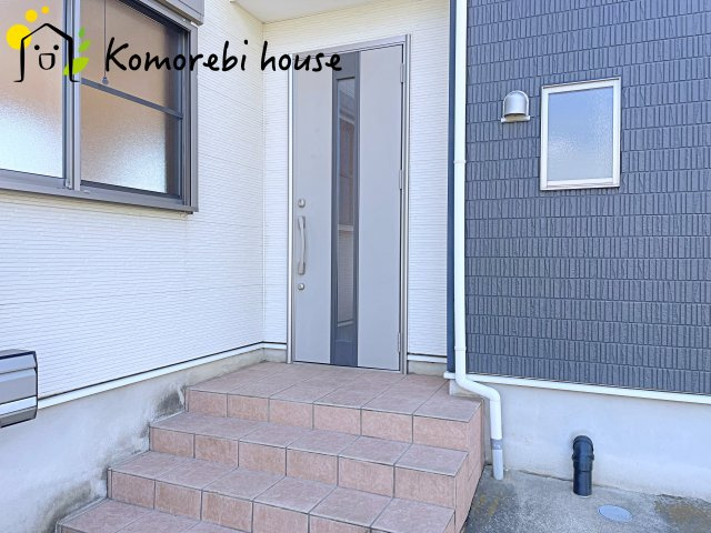 さいたま市見沼区南中丸　中古一戸建ての玄関|3/10　撮影済み