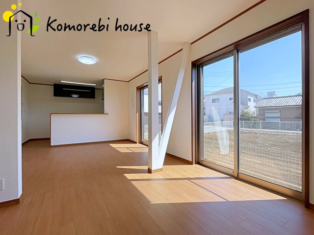 さいたま市見沼区南中丸　中古一戸建ての居間・リビング|3/10　撮影済み