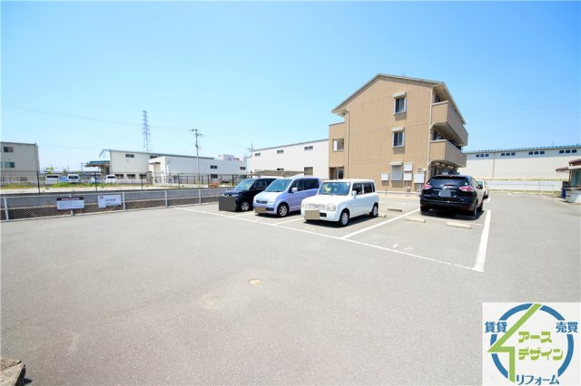 アルコバレーノ潤和の駐車場