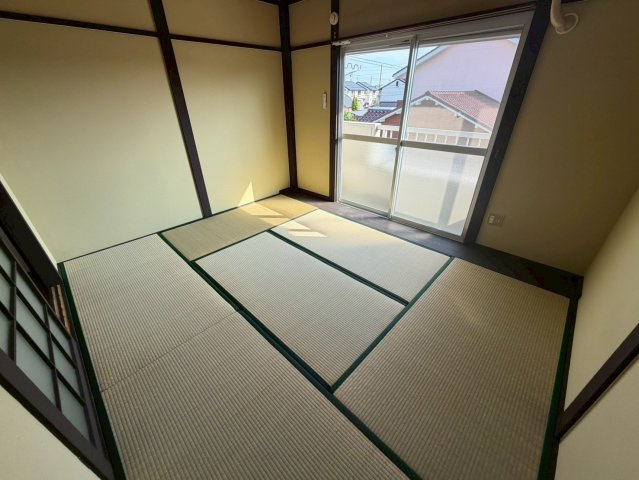 レイクグリーン三好　B棟の和室