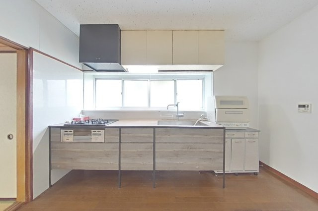 ６４８６７　岐阜市長森岩戸中古戸建てのキッチン
