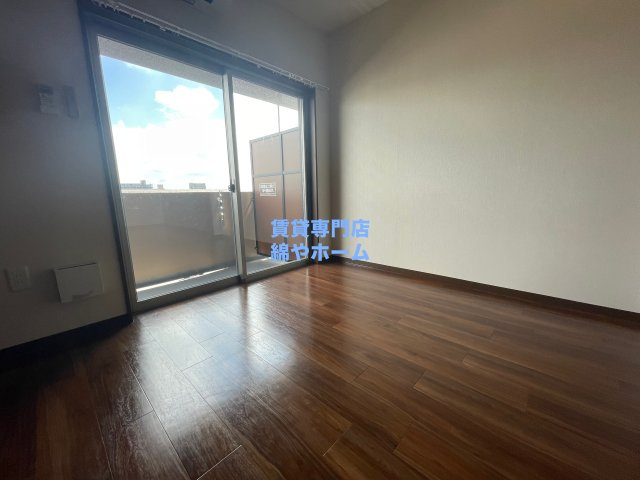 Warm天下茶屋の洋室|コンパクトで使いやすい洋室です