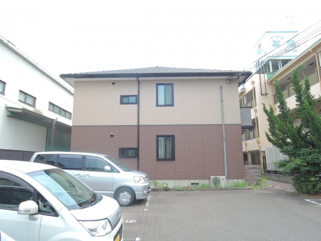 高槻市西冠２丁目の賃貸マンションの外観