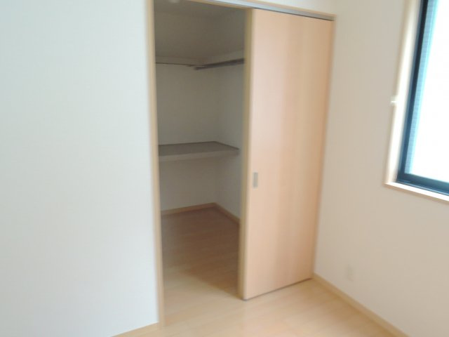高槻市西冠２丁目の賃貸マンションの収納
