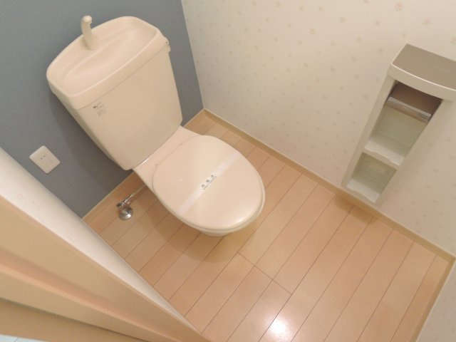 高槻市西冠２丁目の賃貸マンションのトイレ