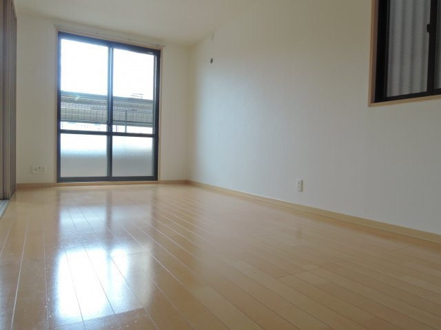 高槻市西冠２丁目の賃貸マンションの寝室