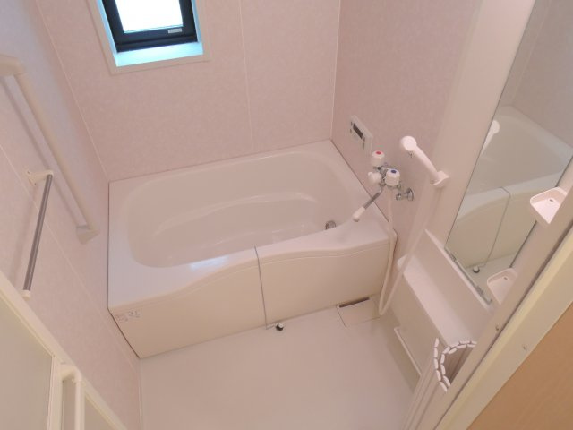 高槻市西冠２丁目の賃貸マンションの浴室