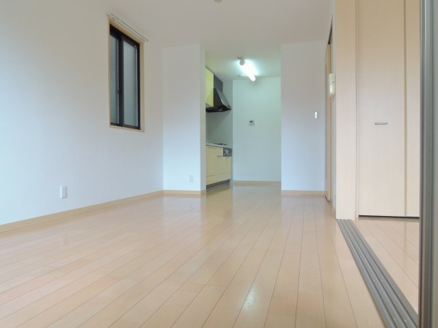 高槻市西冠２丁目の賃貸マンションの居間・リビング