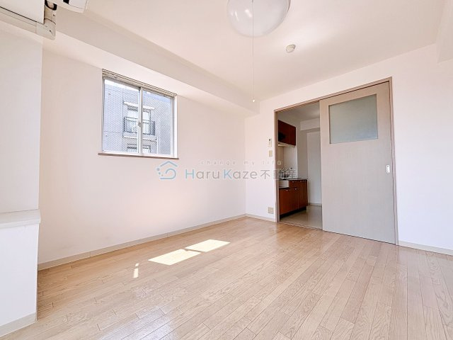 【居間・リビング】 | クリーンメゾンアラタマ【名古屋市賃貸・独立洗面化粧台】