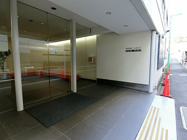 神宮前コーポラスりのべのロビー