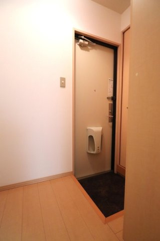 グランシャリオ宮ノ陣の玄関