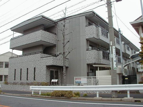 フローラ相川の外観