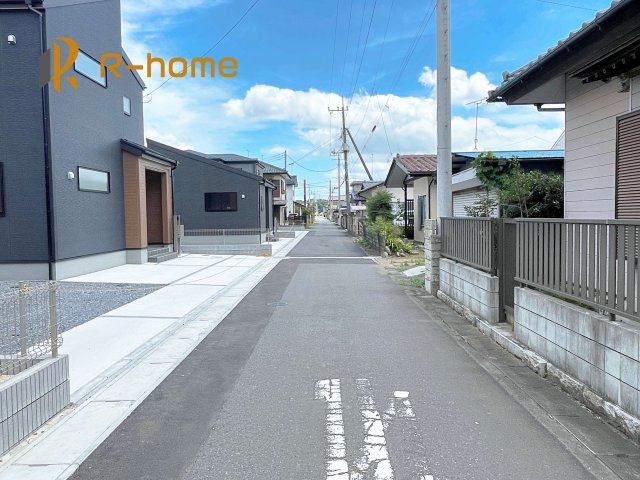 笠間市旭町第12　新築戸建て　2号棟の前面道路含む現地写真|堂々！建物完成♪実際のお部屋をご見学可能です♪
ご見学が一番の資料！お気軽にお問い合わせ下さい♪