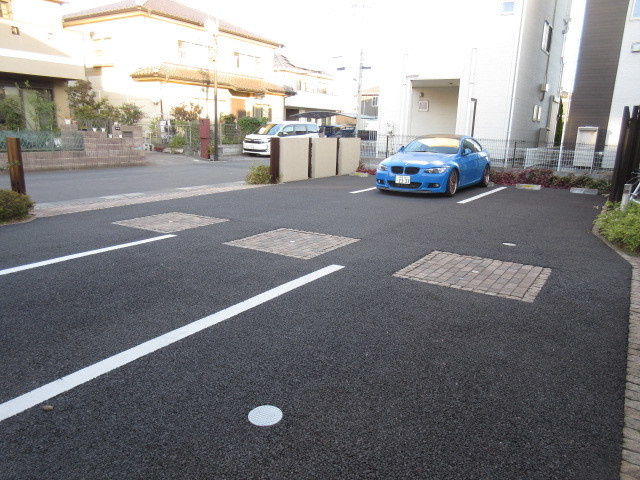 モナーク　ミノリの駐車場|★敷地内有料駐車場★