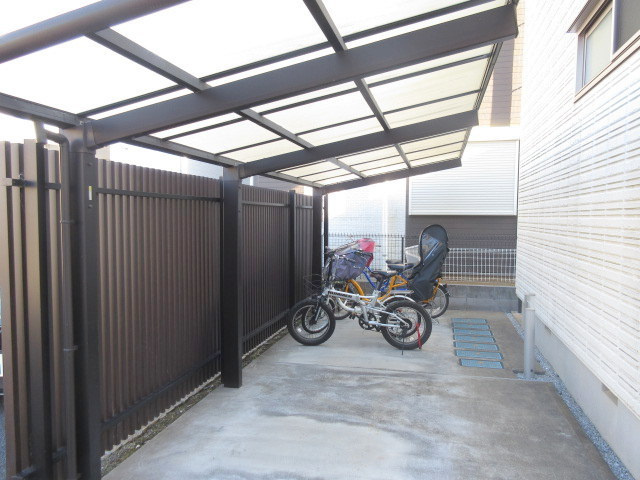 モナーク　ミノリのその他|★屋根付き駐輪場★