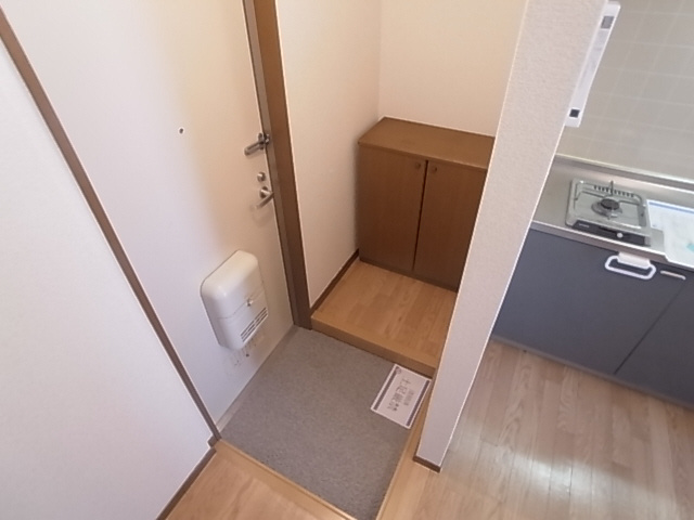 神戸市兵庫区神田町のアパートの玄関|シューズボックス