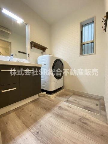岩田町6丁目中古戸建の脱衣所|室内洗濯機置場有♪清潔感のある脱衣場です！