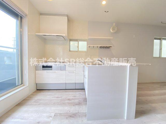 岩田町6丁目中古戸建のキッチン|明るいカウンターキッチンです☆